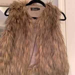 Women’s faux fur vest